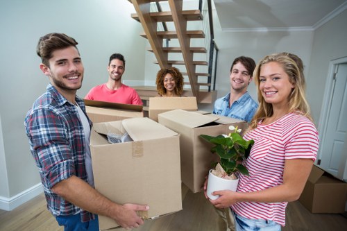 Moving van service in Finchley for local home transport